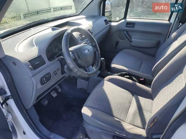 Белый Форд Транзит Коннект, объемом двигателя 1.8 л и пробегом 260 тыс. км за 4800 $, фото 6 на Automoto.ua