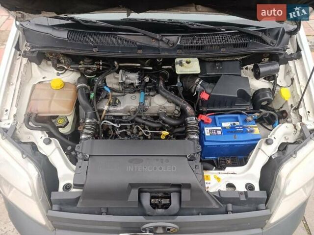 Белый Форд Транзит Коннект, объемом двигателя 1.8 л и пробегом 233 тыс. км за 4900 $, фото 9 на Automoto.ua