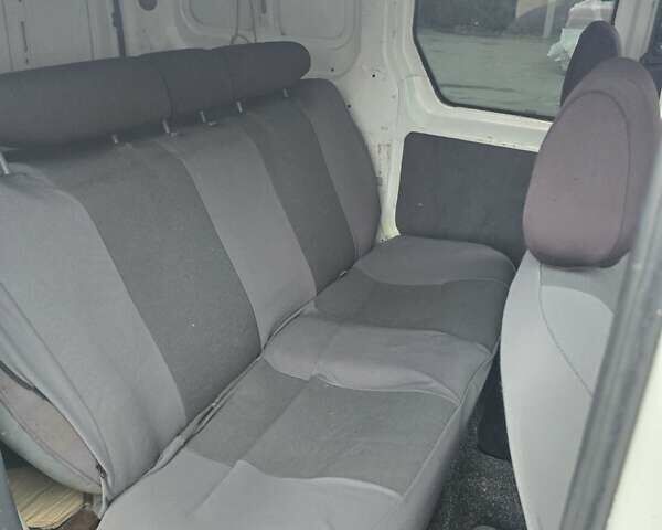 Белый Форд Транзит Коннект, объемом двигателя 1.8 л и пробегом 310 тыс. км за 5300 $, фото 9 на Automoto.ua