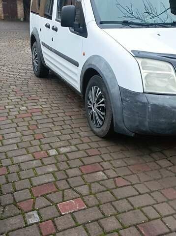 Белый Форд Транзит Коннект, объемом двигателя 1.8 л и пробегом 235 тыс. км за 4700 $, фото 1 на Automoto.ua