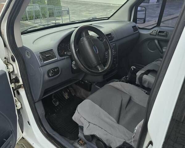 Белый Форд Транзит Коннект, объемом двигателя 1.8 л и пробегом 310 тыс. км за 5300 $, фото 3 на Automoto.ua