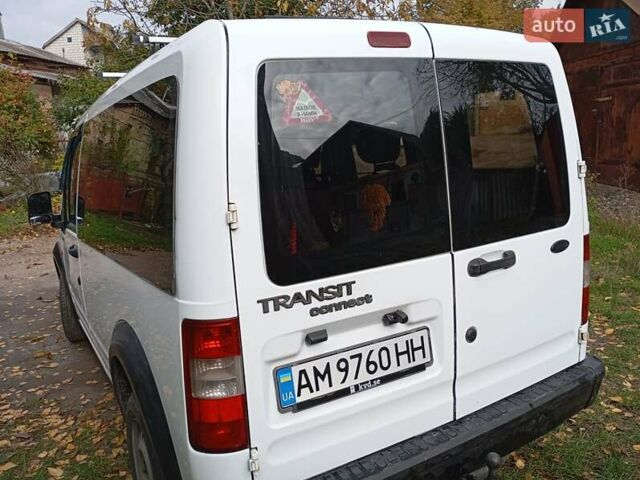 Белый Форд Транзит Коннект, объемом двигателя 1.75 л и пробегом 241 тыс. км за 5000 $, фото 3 на Automoto.ua