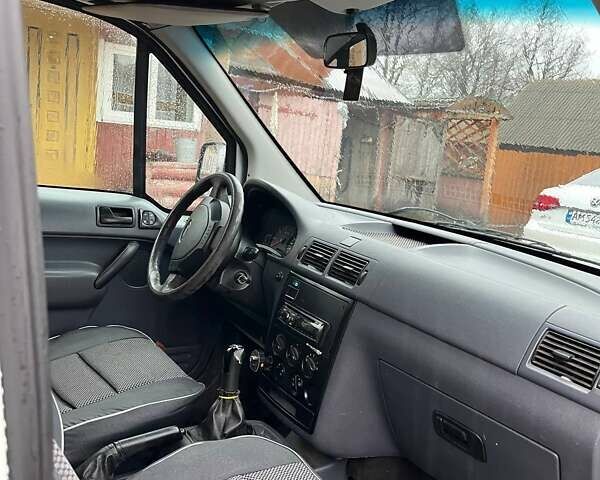 Білий Форд Транзит Коннект, об'ємом двигуна 1.8 л та пробігом 350 тис. км за 4700 $, фото 9 на Automoto.ua