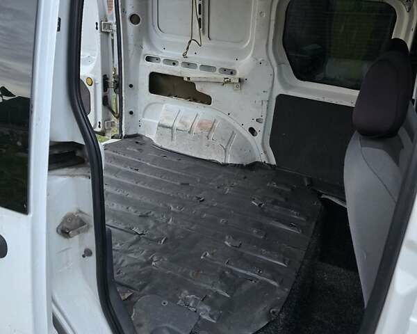 Белый Форд Транзит Коннект, объемом двигателя 1.8 л и пробегом 310 тыс. км за 5300 $, фото 13 на Automoto.ua