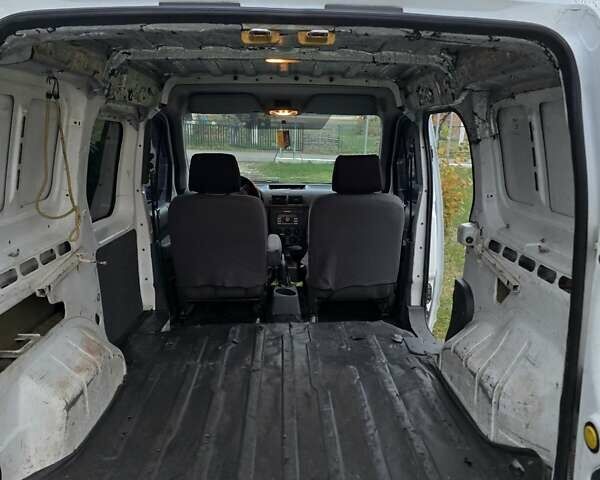 Белый Форд Транзит Коннект, объемом двигателя 1.8 л и пробегом 310 тыс. км за 5300 $, фото 11 на Automoto.ua