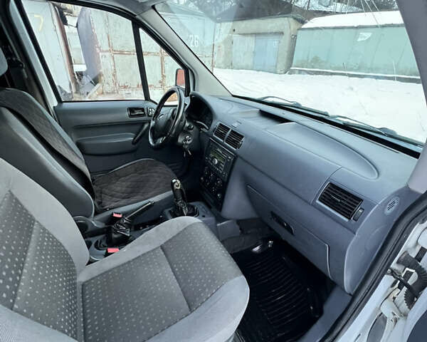 Белый Форд Транзит Коннект, объемом двигателя 1.8 л и пробегом 285 тыс. км за 4450 $, фото 10 на Automoto.ua