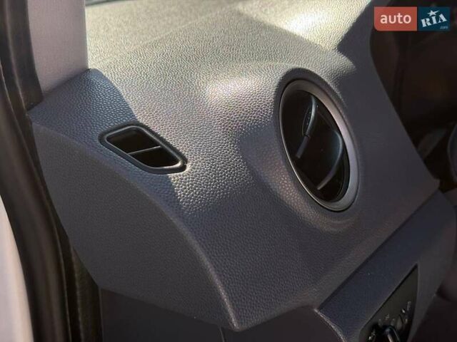 Білий Форд Транзит Коннект, об'ємом двигуна 1.8 л та пробігом 290 тис. км за 5699 $, фото 17 на Automoto.ua