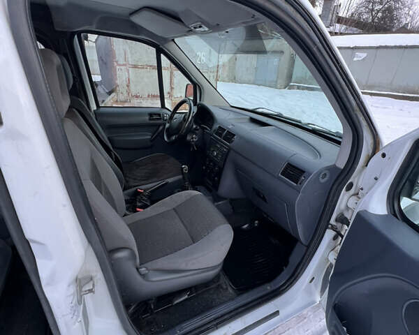 Белый Форд Транзит Коннект, объемом двигателя 1.8 л и пробегом 285 тыс. км за 4450 $, фото 12 на Automoto.ua