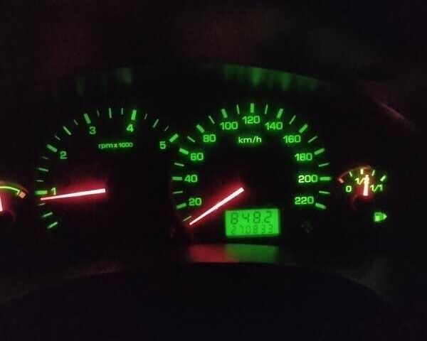 Білий Форд Транзит Коннект, об'ємом двигуна 1.8 л та пробігом 271 тис. км за 6000 $, фото 4 на Automoto.ua