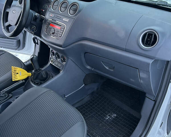 Білий Форд Транзит Коннект, об'ємом двигуна 1.8 л та пробігом 163 тис. км за 6600 $, фото 13 на Automoto.ua