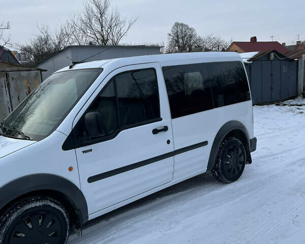 Белый Форд Транзит Коннект, объемом двигателя 1.8 л и пробегом 285 тыс. км за 4450 $, фото 1 на Automoto.ua