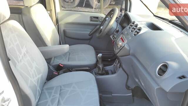 Форд Транзит Коннект 2010 в Харькове на Automoto.ua Белый Форд Транзит Коннект, объемом двигателя 1.75 л и пробегом 235 тыс. км за 6000 $, фото 5 на Automoto.ua