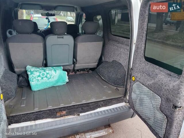 Белый Форд Транзит Коннект, объемом двигателя 1.8 л и пробегом 254 тыс. км за 6000 $, фото 7 на Automoto.ua