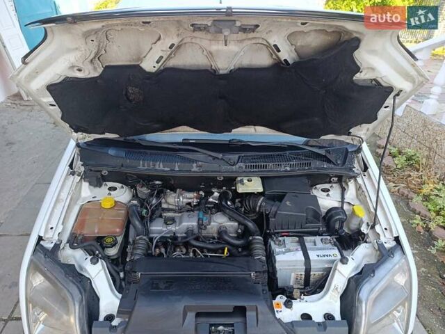 Белый Форд Транзит Коннект, объемом двигателя 1.8 л и пробегом 213 тыс. км за 6100 $, фото 9 на Automoto.ua