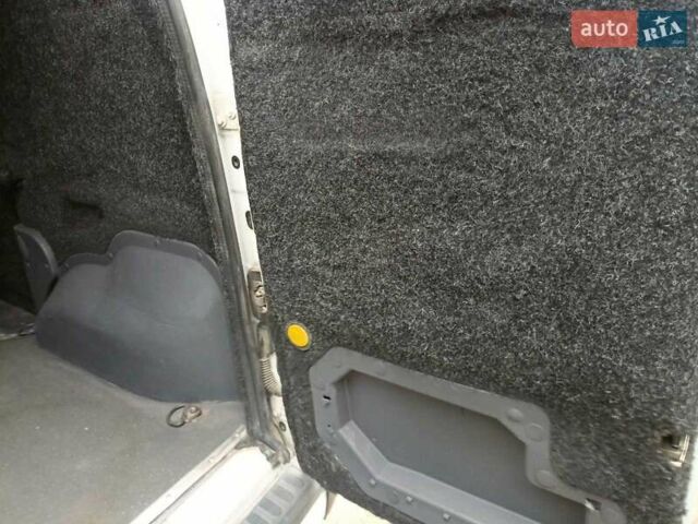 Білий Форд Транзит Коннект, об'ємом двигуна 1.8 л та пробігом 285 тис. км за 5500 $, фото 5 на Automoto.ua