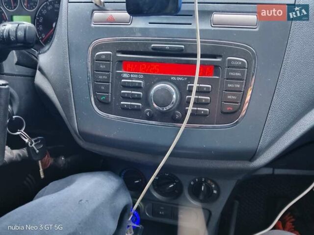 Белый Форд Транзит Коннект, объемом двигателя 1.8 л и пробегом 254 тыс. км за 6000 $, фото 9 на Automoto.ua