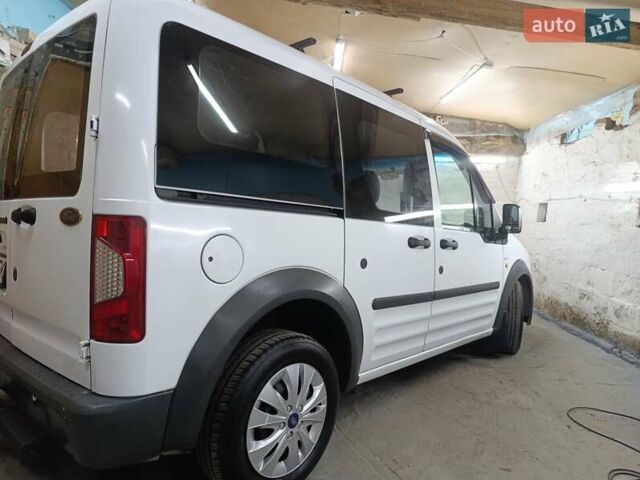 Белый Форд Транзит Коннект, объемом двигателя 1.8 л и пробегом 213 тыс. км за 6100 $, фото 3 на Automoto.ua