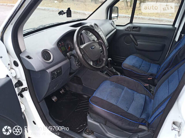 Белый Форд Транзит Коннект, объемом двигателя 1.8 л и пробегом 357 тыс. км за 4900 $, фото 17 на Automoto.ua