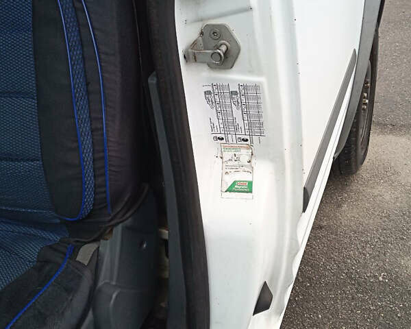 Белый Форд Транзит Коннект, объемом двигателя 1.8 л и пробегом 357 тыс. км за 4900 $, фото 15 на Automoto.ua