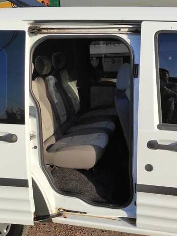 Форд Транзит Коннект 2010 в Харькове на Automoto.ua Белый Форд Транзит Коннект, объемом двигателя 1.75 л и пробегом 235 тыс. км за 6000 $, фото 7 на Automoto.ua