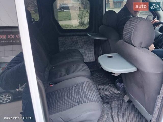 Белый Форд Транзит Коннект, объемом двигателя 1.8 л и пробегом 254 тыс. км за 6000 $, фото 8 на Automoto.ua