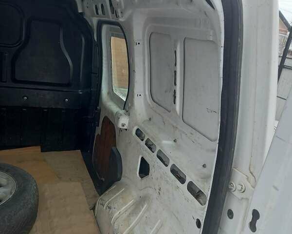 Белый Форд Транзит Коннект, объемом двигателя 1.75 л и пробегом 303 тыс. км за 5999 $, фото 6 на Automoto.ua