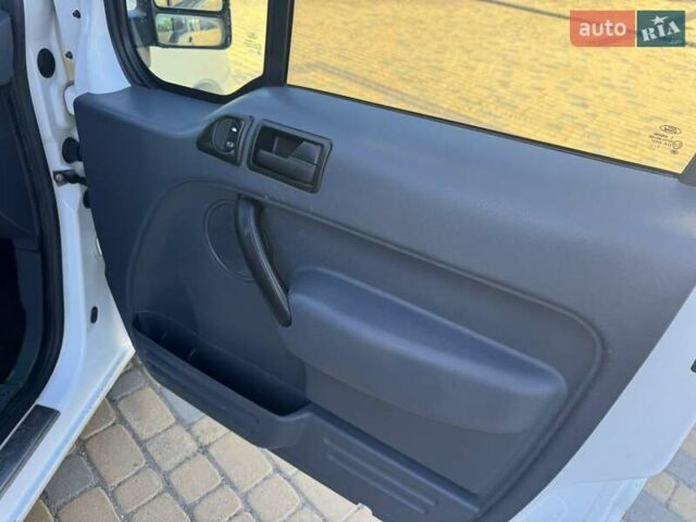 Білий Форд Транзит Коннект, об'ємом двигуна 1.75 л та пробігом 302 тис. км за 5400 $, фото 11 на Automoto.ua