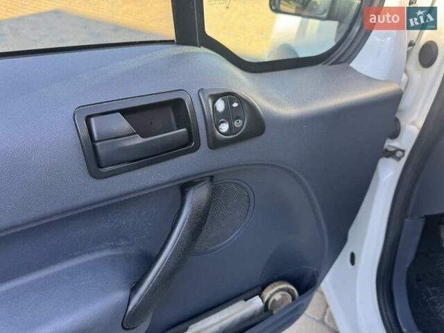 Білий Форд Транзит Коннект, об'ємом двигуна 1.75 л та пробігом 302 тис. км за 5400 $, фото 10 на Automoto.ua