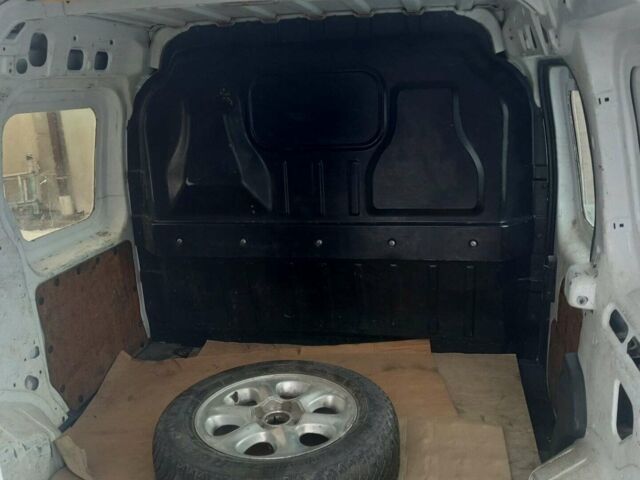 Білий Форд Транзит Коннект, об'ємом двигуна 1.75 л та пробігом 303 тис. км за 5555 $, фото 5 на Automoto.ua