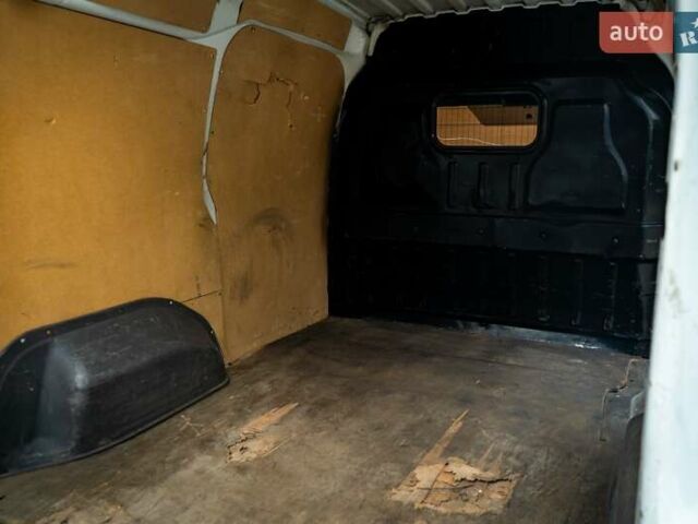 Белый Форд Транзит Коннект, объемом двигателя 1.75 л и пробегом 274 тыс. км за 3999 $, фото 11 на Automoto.ua