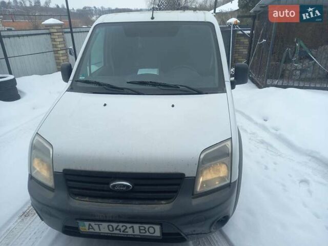 Белый Форд Транзит Коннект, объемом двигателя 1.75 л и пробегом 303 тыс. км за 5999 $, фото 1 на Automoto.ua