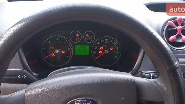 Белый Форд Транзит Коннект, объемом двигателя 1.75 л и пробегом 220 тыс. км за 5200 $, фото 2 на Automoto.ua