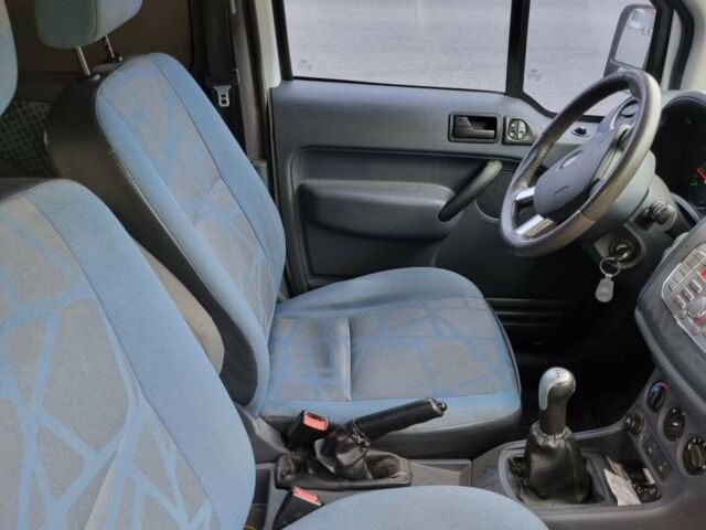 Белый Форд Транзит Коннект, объемом двигателя 1.75 л и пробегом 370 тыс. км за 4500 $, фото 2 на Automoto.ua