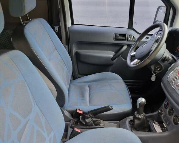 Білий Форд Транзит Коннект, об'ємом двигуна 1.75 л та пробігом 370 тис. км за 5000 $, фото 2 на Automoto.ua