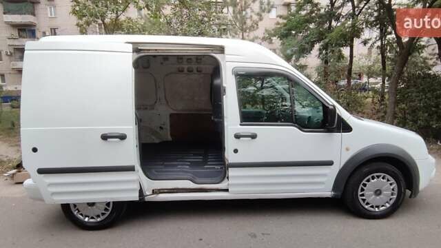 Белый Форд Транзит Коннект, объемом двигателя 1.8 л и пробегом 282 тыс. км за 5300 $, фото 3 на Automoto.ua