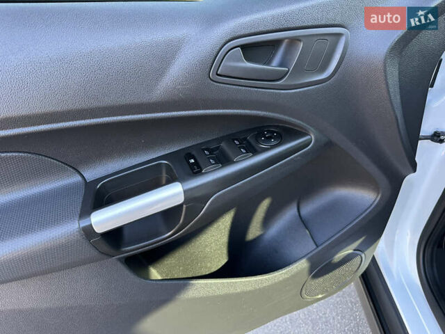 Белый Форд Транзит Коннект, объемом двигателя 1.56 л и пробегом 287 тыс. км за 9750 $, фото 7 на Automoto.ua