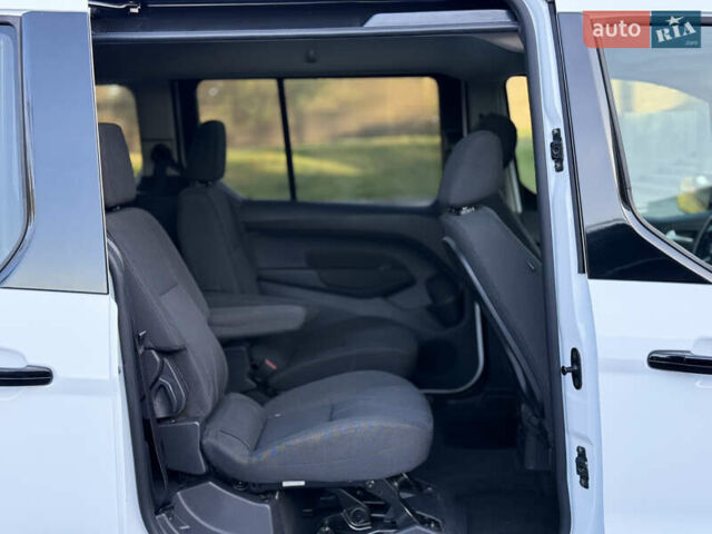 Белый Форд Транзит Коннект, объемом двигателя 2.49 л и пробегом 130 тыс. км за 12200 $, фото 50 на Automoto.ua