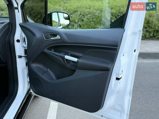 Белый Форд Транзит Коннект, объемом двигателя 2.49 л и пробегом 130 тыс. км за 12200 $, фото 56 на Automoto.ua