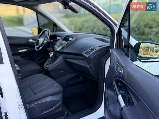 Белый Форд Транзит Коннект, объемом двигателя 2.49 л и пробегом 130 тыс. км за 12200 $, фото 54 на Automoto.ua