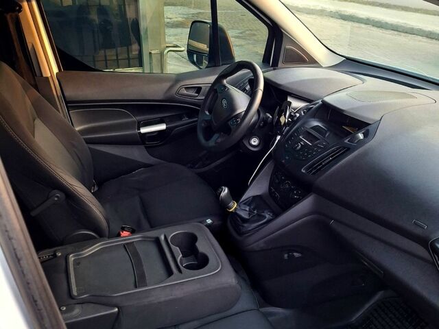 Белый Форд Транзит Коннект, объемом двигателя 1.6 л и пробегом 272 тыс. км за 12300 $, фото 5 на Automoto.ua