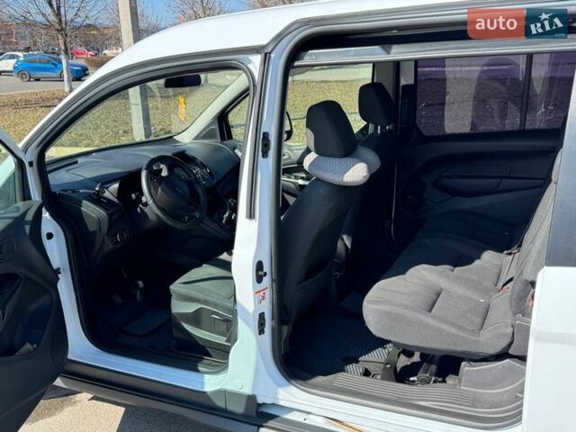 Белый Форд Транзит Коннект, объемом двигателя 1.5 л и пробегом 220 тыс. км за 13000 $, фото 7 на Automoto.ua