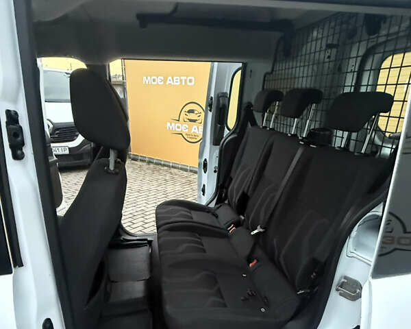 Белый Форд Транзит Коннект, объемом двигателя 1.5 л и пробегом 211 тыс. км за 12500 $, фото 10 на Automoto.ua