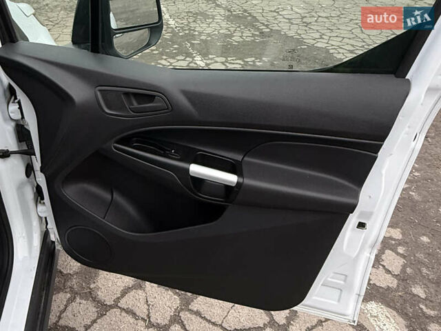 Белый Форд Транзит Коннект, объемом двигателя 1.5 л и пробегом 210 тыс. км за 12600 $, фото 14 на Automoto.ua