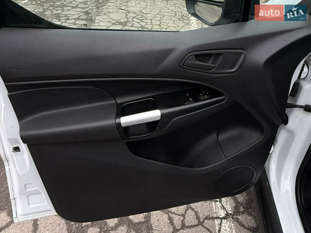 Белый Форд Транзит Коннект, объемом двигателя 1.5 л и пробегом 210 тыс. км за 12600 $, фото 15 на Automoto.ua