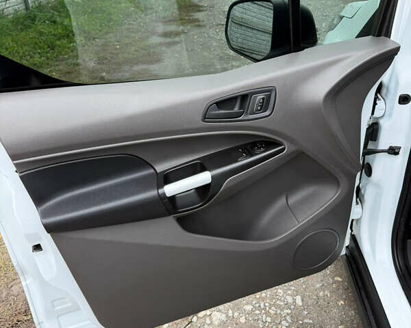 Білий Форд Транзит Коннект, об'ємом двигуна 1.5 л та пробігом 245 тис. км за 13950 $, фото 5 на Automoto.ua