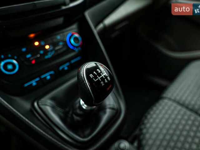 Белый Форд Транзит Коннект, объемом двигателя 1.5 л и пробегом 225 тыс. км за 11406 $, фото 12 на Automoto.ua