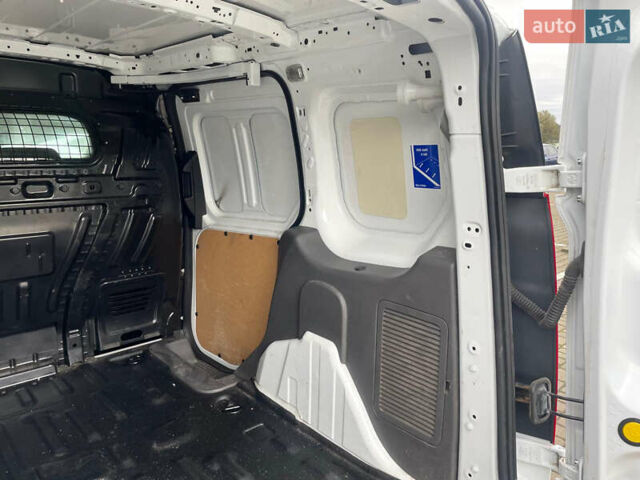 Белый Форд Транзит Коннект, объемом двигателя 1.5 л и пробегом 272 тыс. км за 10700 $, фото 17 на Automoto.ua