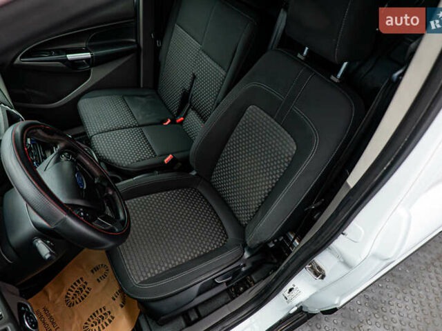 Белый Форд Транзит Коннект, объемом двигателя 1.5 л и пробегом 225 тыс. км за 11406 $, фото 9 на Automoto.ua