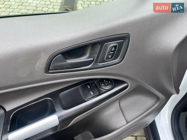 Белый Форд Транзит Коннект, объемом двигателя 1.5 л и пробегом 272 тыс. км за 10700 $, фото 21 на Automoto.ua