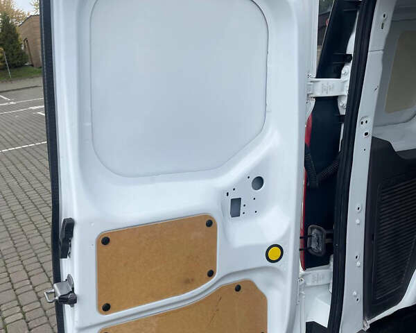 Белый Форд Транзит Коннект, объемом двигателя 1.5 л и пробегом 272 тыс. км за 10700 $, фото 14 на Automoto.ua